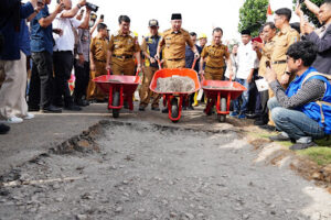 Groundbreaking Jalan Kotabumi – Bandar Abung,Awali Komitmen Gubernur Rahmat Mirzani Tingkatkan Pembangunan Infrastruktur di Provinsi Lampung