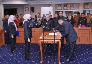 Wagub Jihan Lantik Pejabat Pimpinan Tinggi Pratama, Dorong Birokrasi Responsif dan Berintegritas