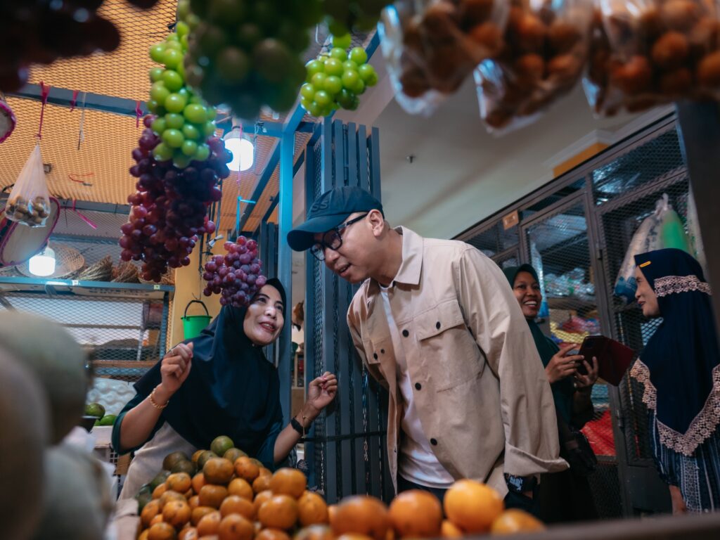 Tinjau Pasar Natar, Gubernur Mirza Temukan Harga Minyak Goreng Lebih Tinggi dari HET