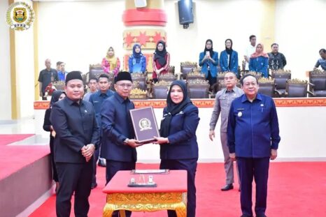 Walikota Eva Dwiana HadiriRapat Paripurna DPRD Bandar Lampung