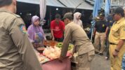 Pedagang yang Berjualan di Badan Jalan Kawasan Pasar Pasir Gintung Ditertibkan Pemkot Bandar Lampung